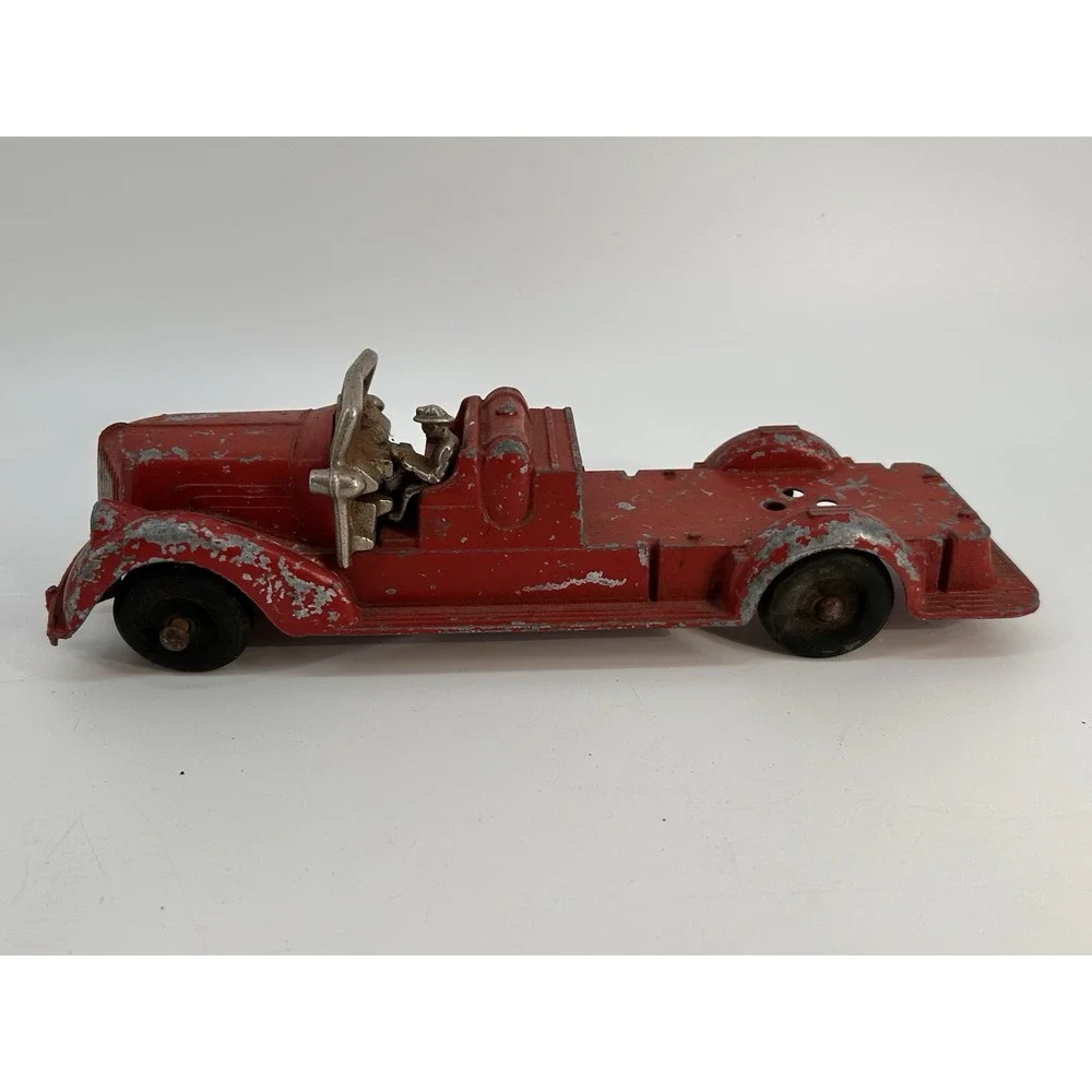 Vintage Hubley Kiddie Toy Die Cast Fire Truck w/Driver # 473